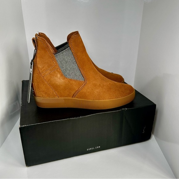 Sorel Women’s Out N About Slip On Wedge Suede Tan Boots, NWT, Waterproof, Size 5 - Picture 3 of 7